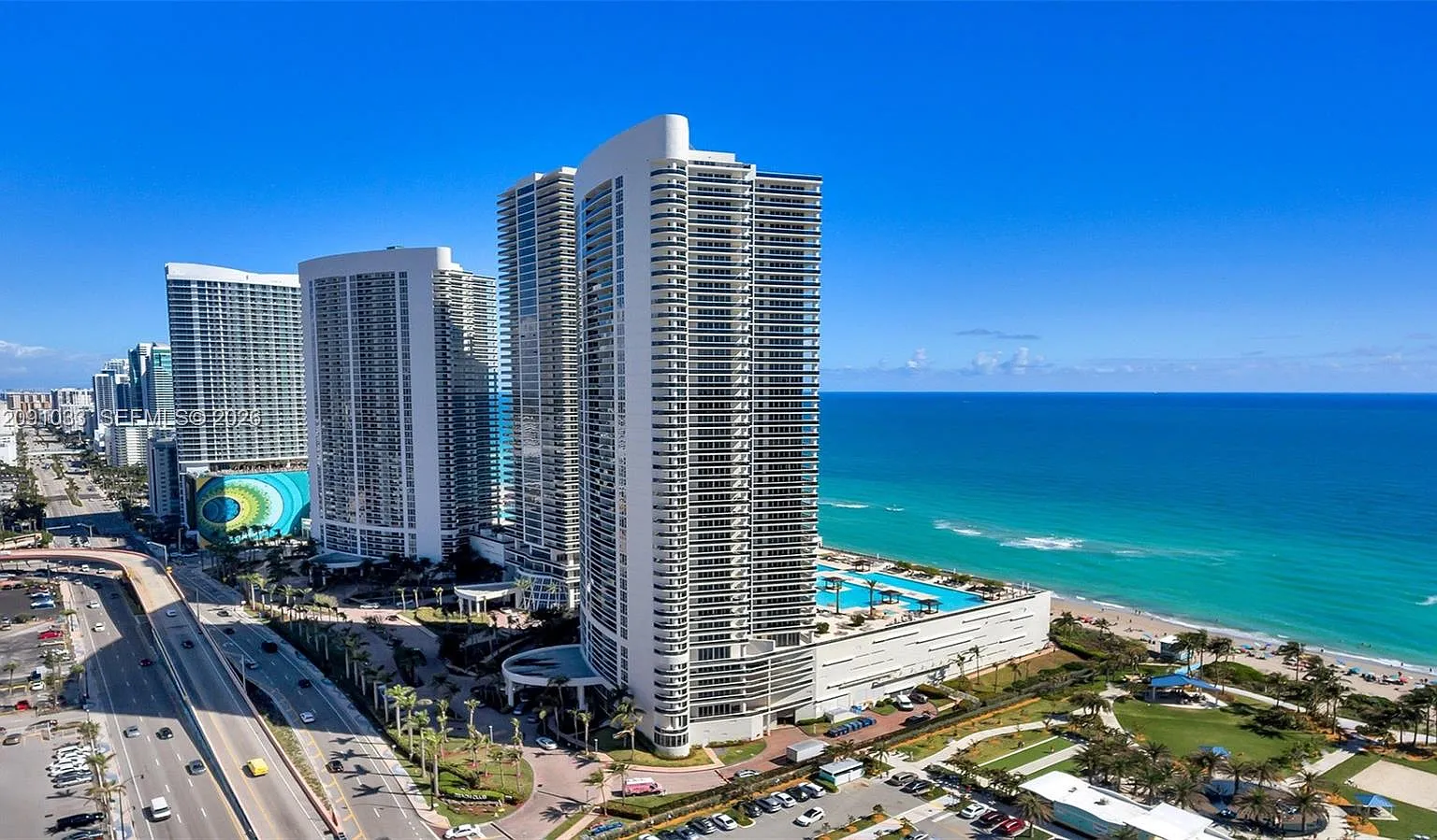 Beach Club Condo — Photo 1