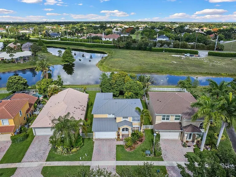 2447 Country Golf Dr — Photo 24
