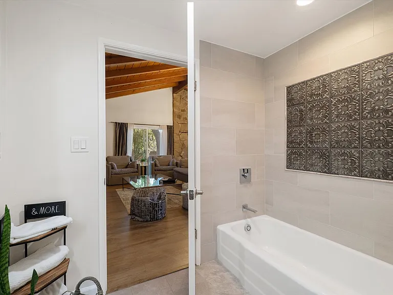5040 Gould Ave — Photo 16