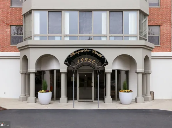 19350 Magnolia Grove Sq Unit 403, Lansdowne, VA 20176