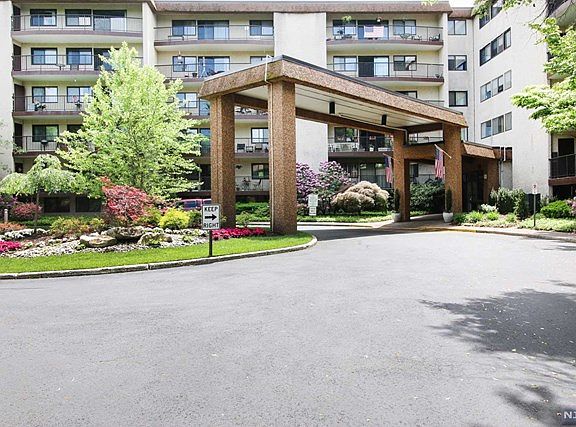 2nd image of 521 Piermont Ave APT 322
