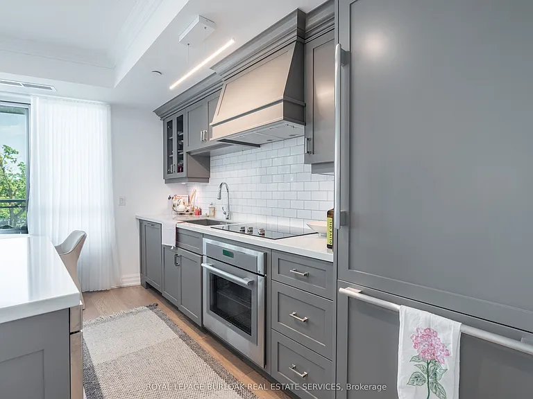 2060 Lakeshore Rd #304 — Photo 6