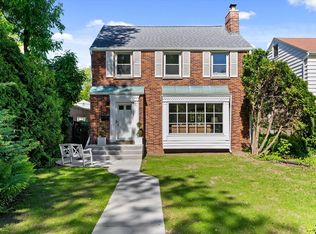 4811 N Bartlett Ave, Whitefish Bay, WI 53217