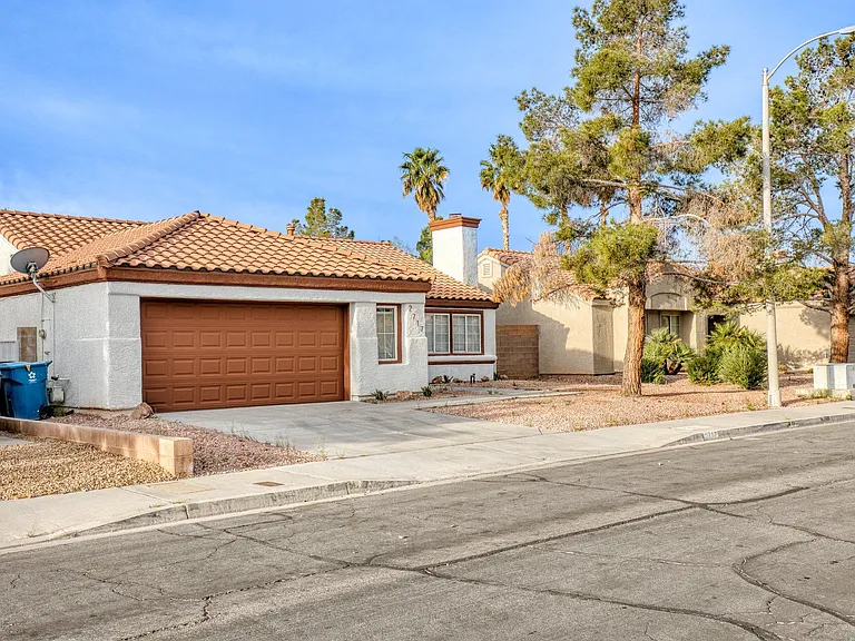 Front - no HOA Green Valley neighborhood
