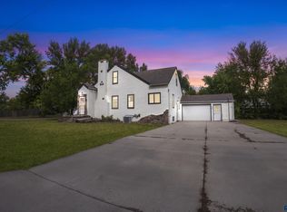 200 E 5th St, Marion, SD 57043