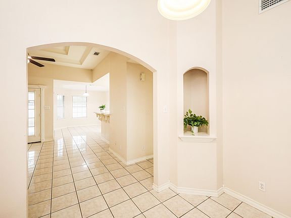 3rd image of 1901 Lemonwood Dr