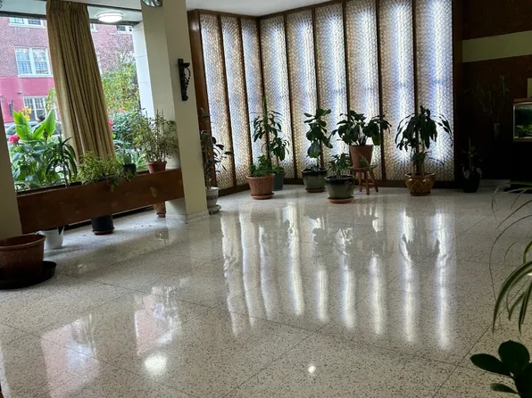 89-15 Parsons Boulevard image 2 of 8