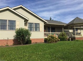 999 Lawnridge St NE, Bolivar, OH 44612