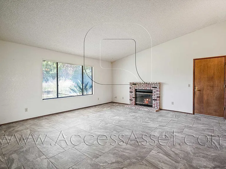 21825 Canyon Dr — Photo 3