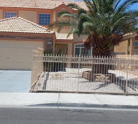2nd image of 1440 Canyon Rose Way