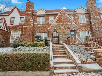 8422 14th Ave, Brooklyn, NY, 11228