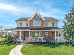 109 Cedar Ln, Houston, PA