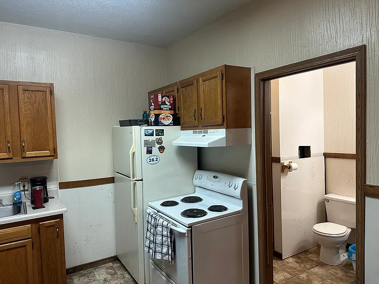 400 Sumner St #3 — Photo 13