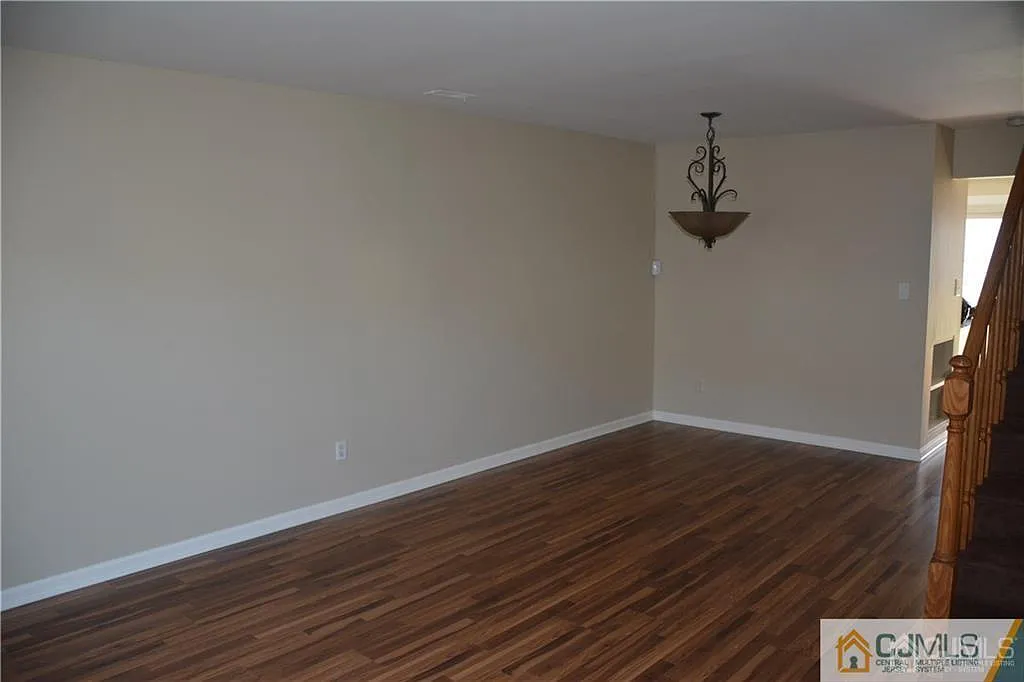 3 bed, 2.5 bath, $2,800 — Photo 2