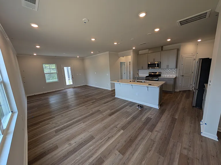 518 Hester Rd — Photo 5