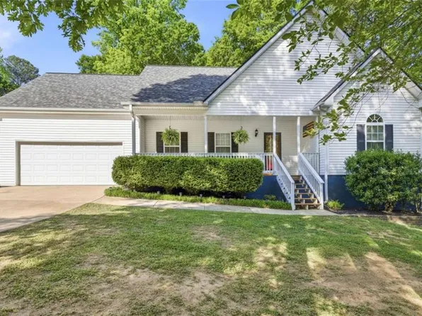 17 Gober Dr, Commerce, GA 30529