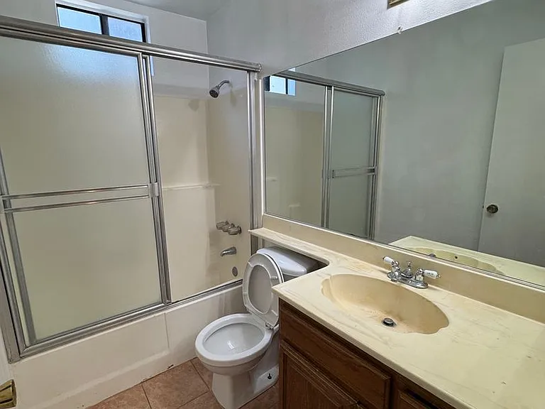 1004 E Garfield Ave — Photo 17