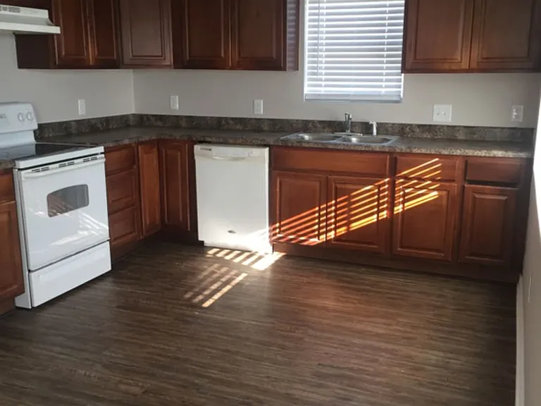 2324 Kentucky Ave — Photo 3