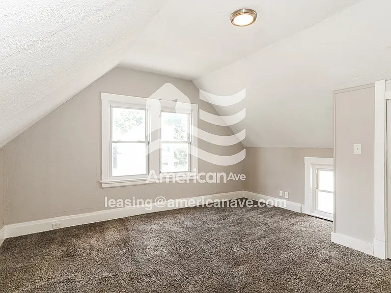 1431693_011_main_bedroom_10.jpg