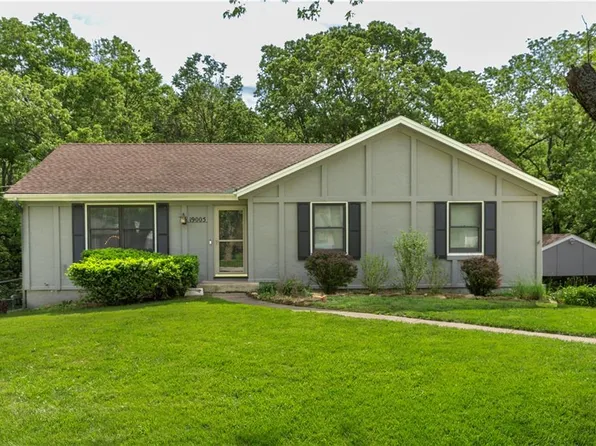 19005 Lowell Ave, Stilwell, KS 66085