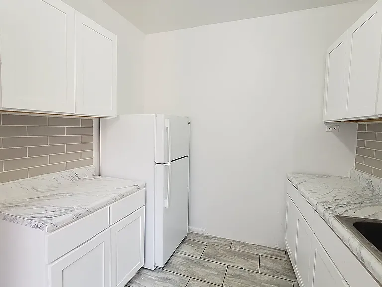 711 Walton Ave #4R — Photo 1