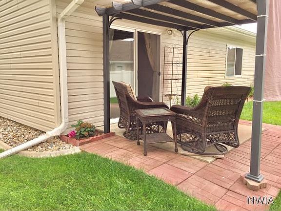 4th image of 1100 Meadow View Ct Unit 1