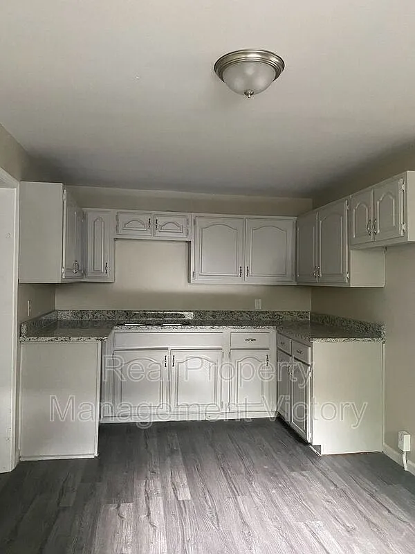 4 bed, 2.0 bath, 1215 sqft, $1,225 — Photo 3