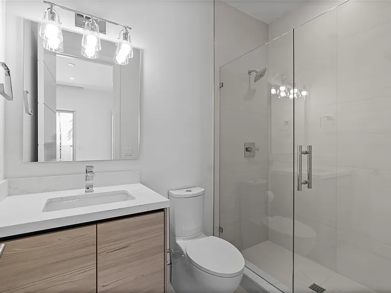 221 Shore Ct #221 — Photo 33