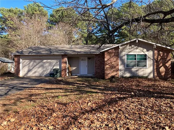 2848 N Peg Ln, Fayetteville, AR 72703