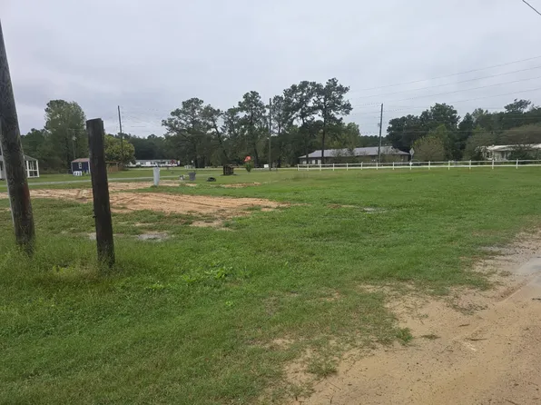 1145 Mandella Rd, Bonneau, SC 29431
