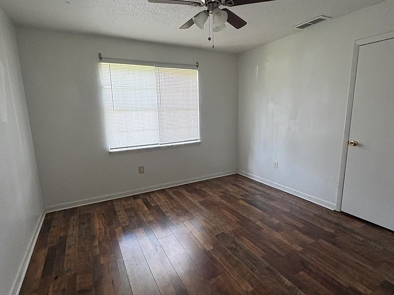 21045 Myrtlewood Dr — Photo 7