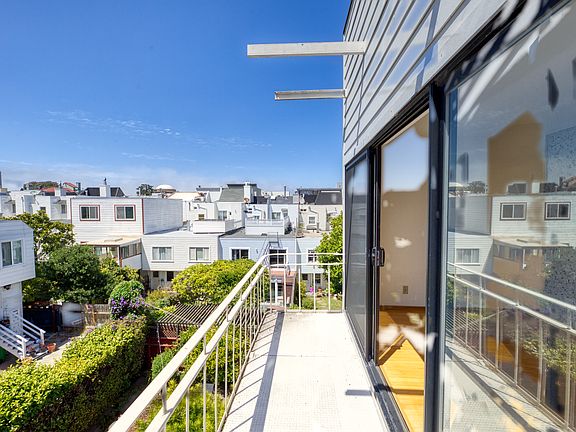 5th image of 3121 Broderick St APT 6