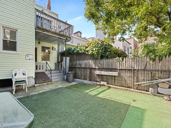 44 Court House Place image 3 of 18