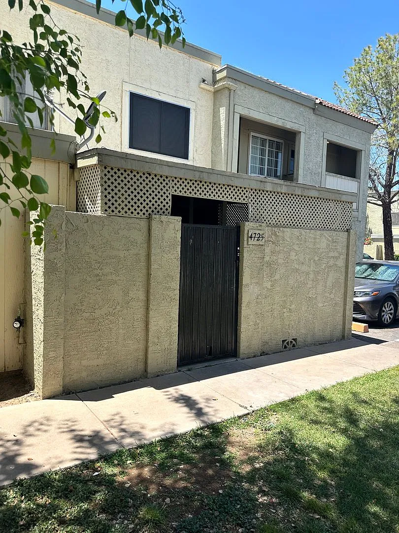 Town House in Hall Craft Villas — Photo 1