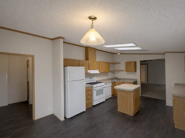 307 Basket Br, Oxford, MI 48371