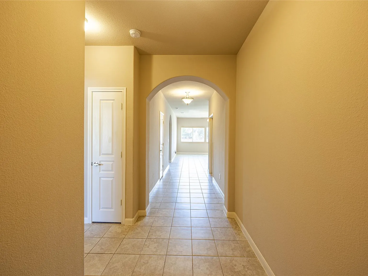 3 bed, 1678 sqft, $1,980 — Photo 3