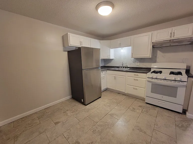 81 Fisherville Rd — Photo 19