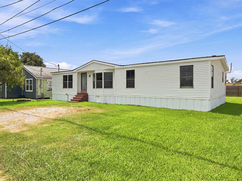 1st image of 110 Blue Ln