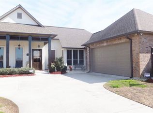 6200 Pelican Crossing Dr, Gonzales, LA 70737