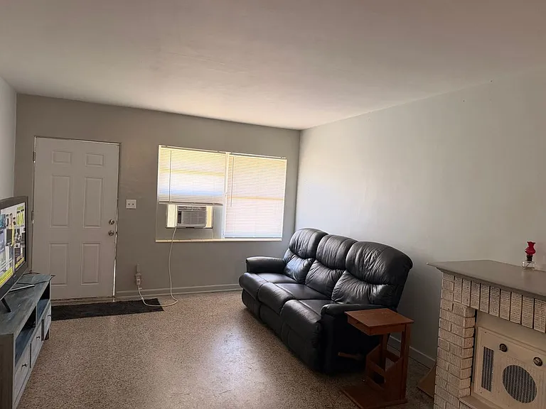 602 Josephine St — Photo 2