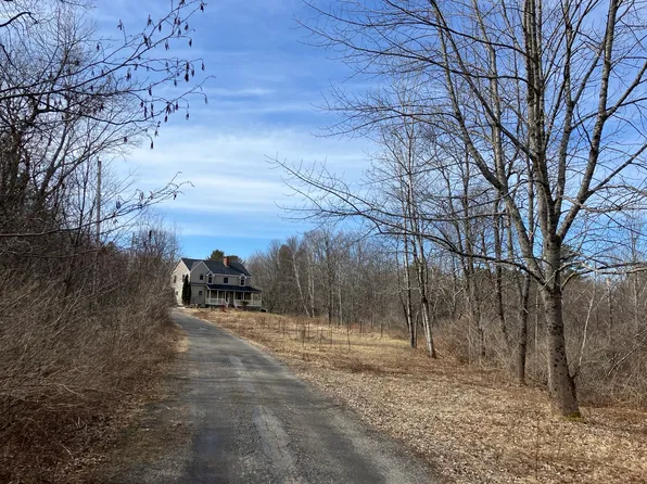47 Beech Hill Rd, Freeport, ME 04032