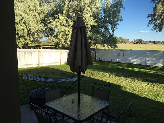 5th image of 1011 Lauren Ln