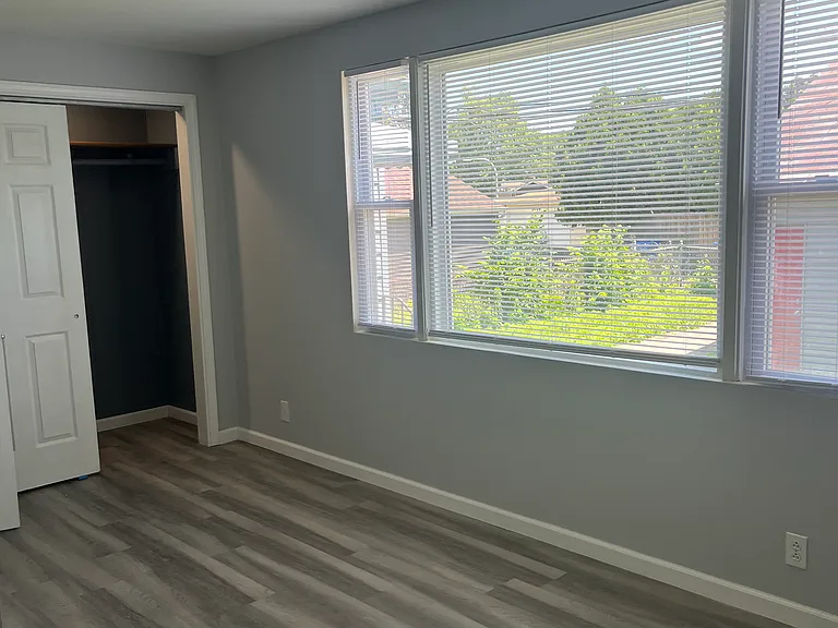 9709 S Emerald Ave — Photo 7