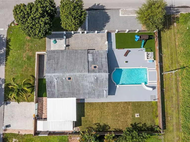 15276 Harrison Rd — Photo 8