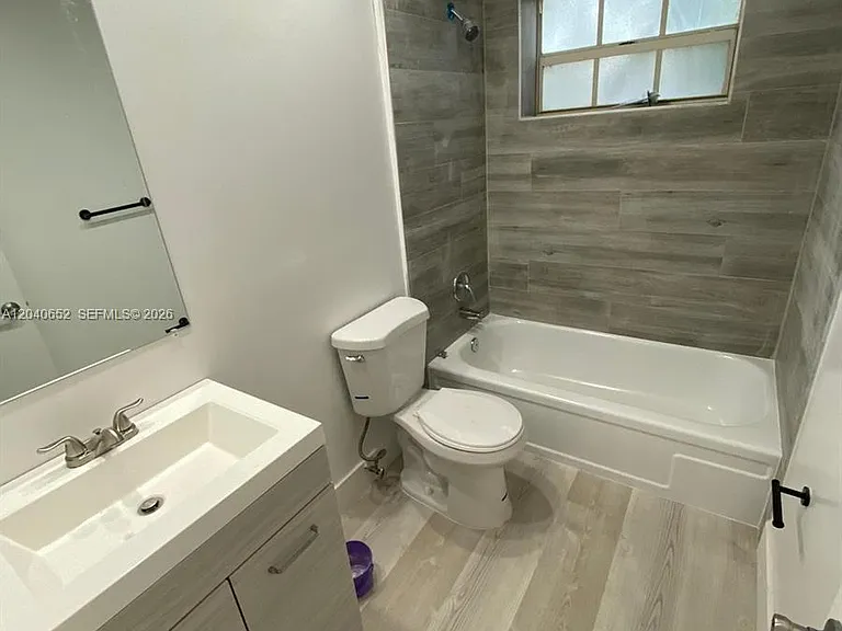 1939 Jefferson St #102 — Photo 7