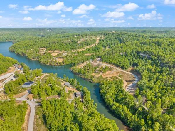 18 Sleepy Hollow Rd, East Bernstadt, KY 40729