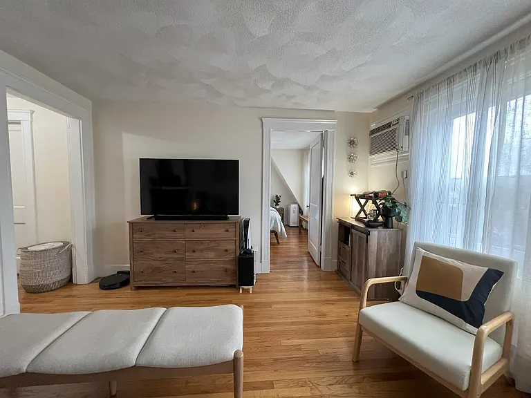 1145 Boylston St #4 — Photo 8