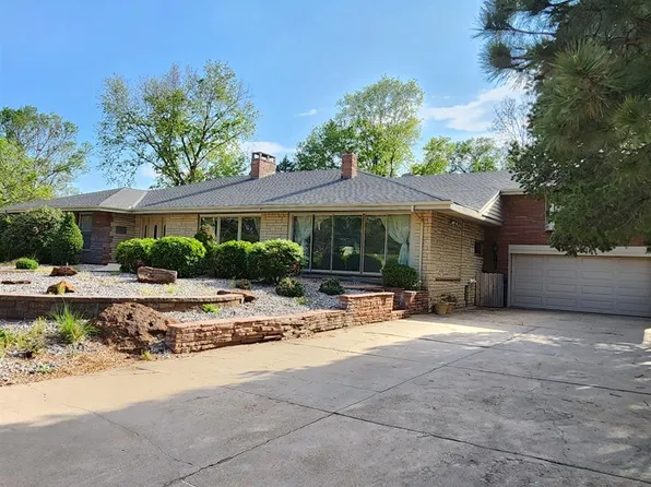2101 N Lincoln Dr, Hays, KS 67601