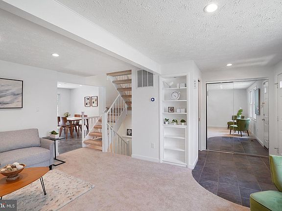 2nd image of 2040 Brooks Square Pl