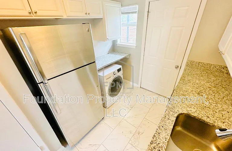 267 Greenlaw Ave #6 — Photo 4